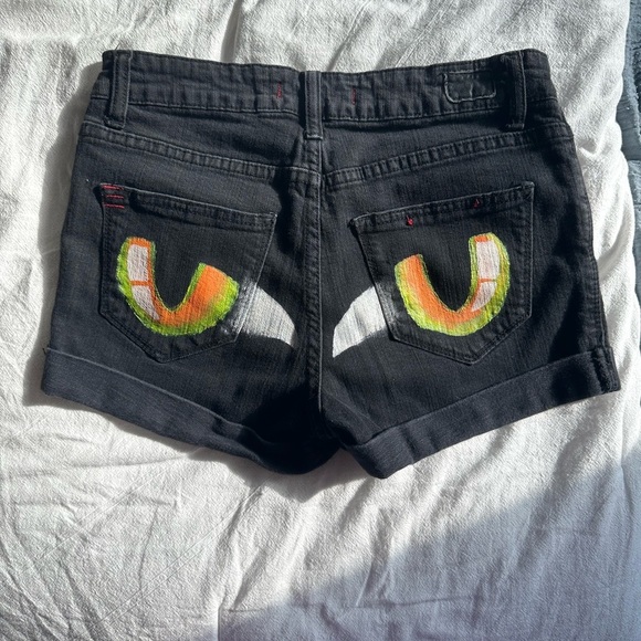 BDG Black Cat Eye Shorts | Hand Painted Back Pockets | Festival Look Size 28 - Picture 3 of 9